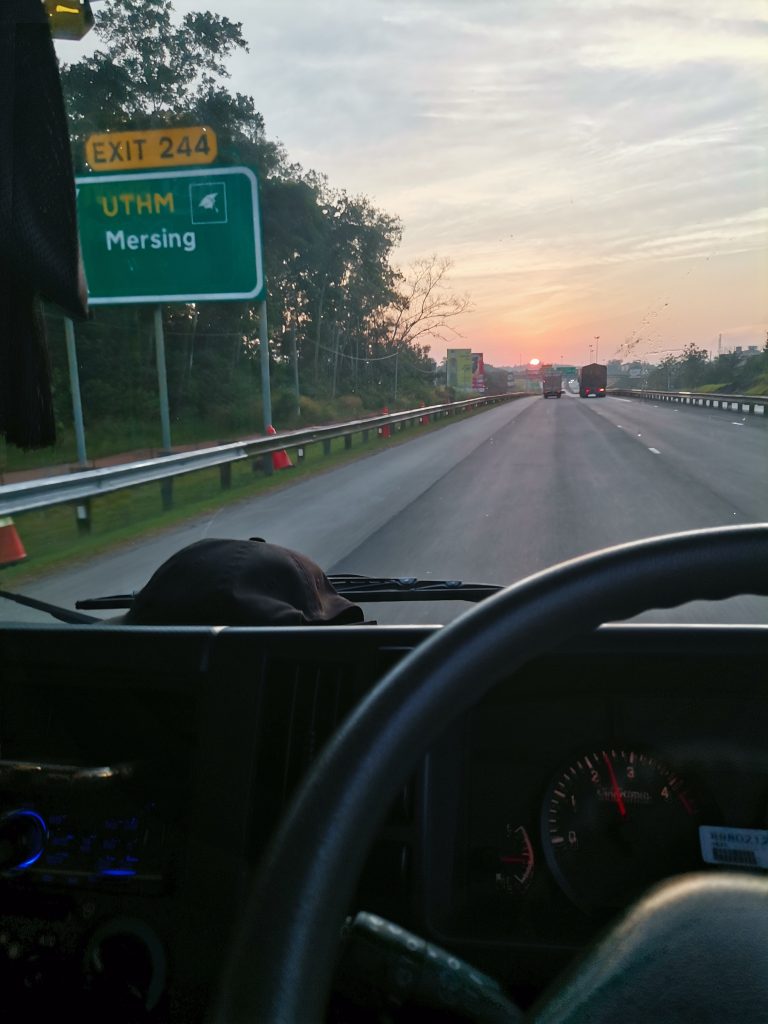 PENGHANTARAN KOTAK – MERSING